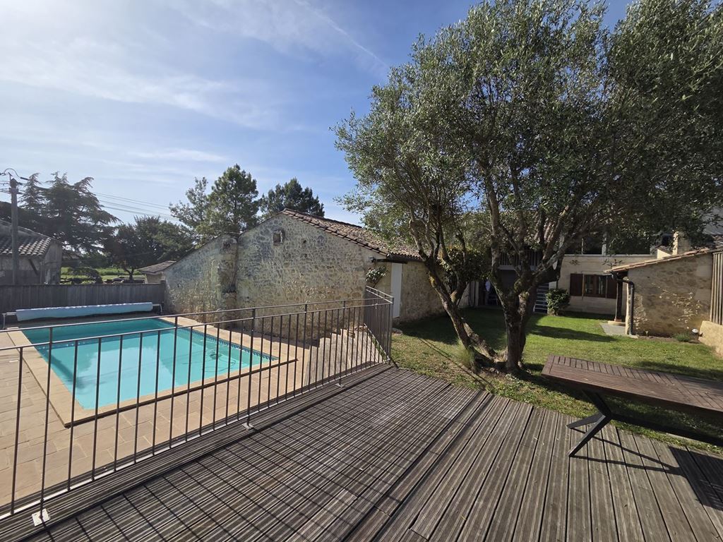 Maison en pierre GENISSAC (33420) FP IMMOBILIER' title= 'Maison en pierre GENISSAC (33420) FP IMMOBILIER