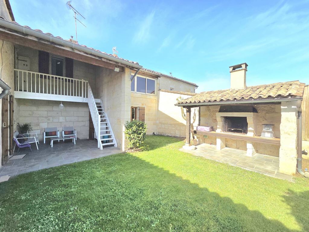 Maison en pierre GENISSAC (33420) FP IMMOBILIER' title= 'Maison en pierre GENISSAC (33420) FP IMMOBILIER